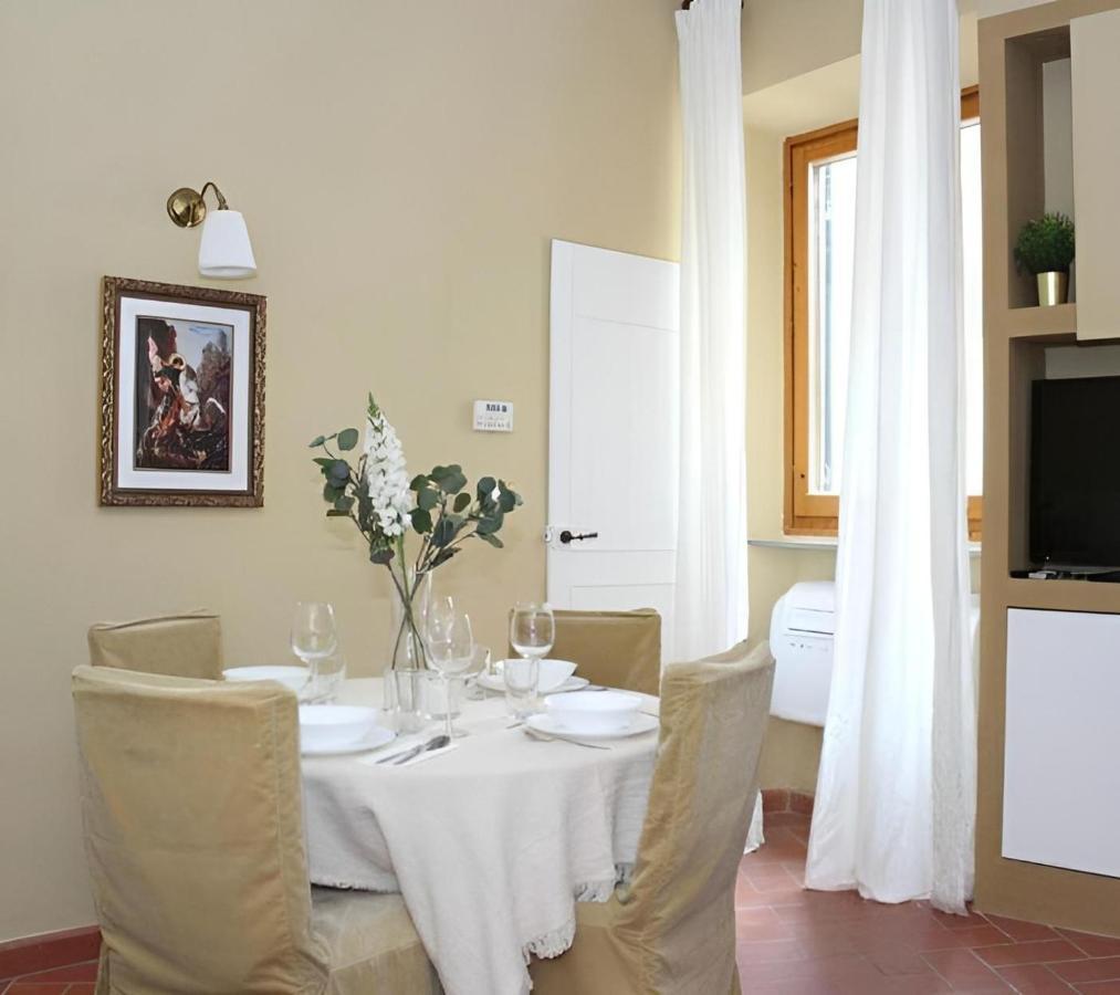 Giulia Appartamento, 250Mt Da Ponte Vecchio ฟลอเรนซ์ ภายนอก รูปภาพ